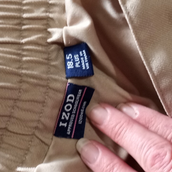 IZOD pleated SKORTS 18.5 PLUS size - Picture 2 of 3